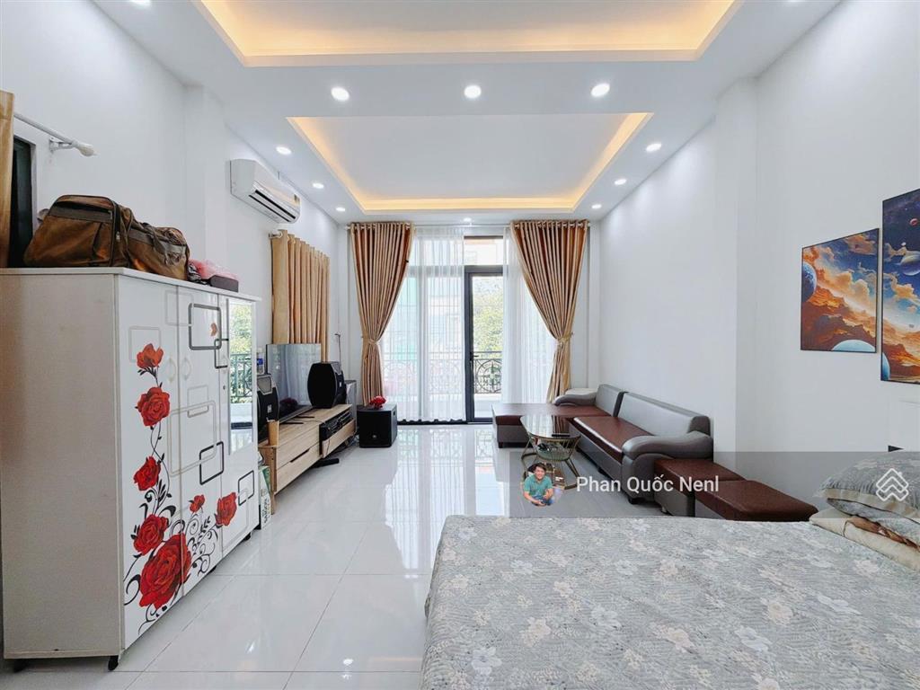 Nhà 4 tầng hẻm xe hơi thông chỉ 5 phút đến aeon mall và parc mall  117m2 (nở hậu)  giá 16,8 tỷ