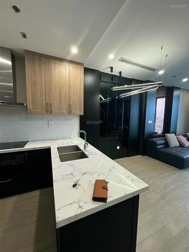 Chủ nhà gửi bán căn 77.5m tầng trung hướng nam mát mẻ tặng lại nội thất giá 10 tỷ có thương lượng