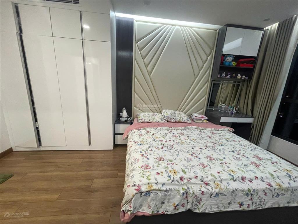 Bán nhanh căn 2pn hướng đông mát mẻ 83m2 tòa 6th element tặng lại nội thất đã sửa đẹp, vào ở ngay