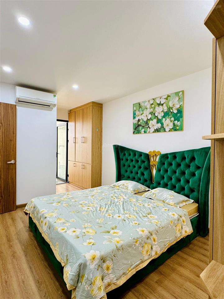 Bán nhanh căn 76m tầng cao view thoáng hướng mát, nội thất full giá hơn 7 tỷ sẵn sổ công chứng ngay