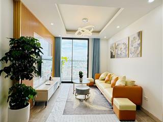 Bán nhanh căn 76m tầng cao view thoáng hướng mát, nội thất full giá hơn 7 tỷ sẵn sổ công chứng ngay