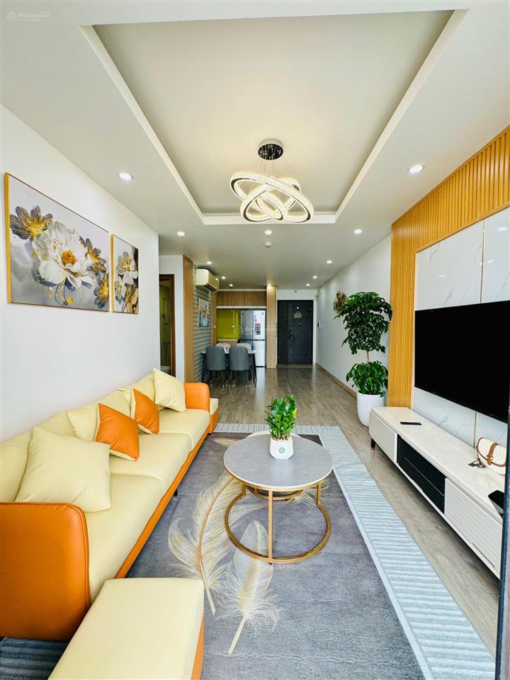 Bán nhanh căn 76m tầng cao view thoáng hướng mát, nội thất full giá hơn 7 tỷ sẵn sổ công chứng ngay