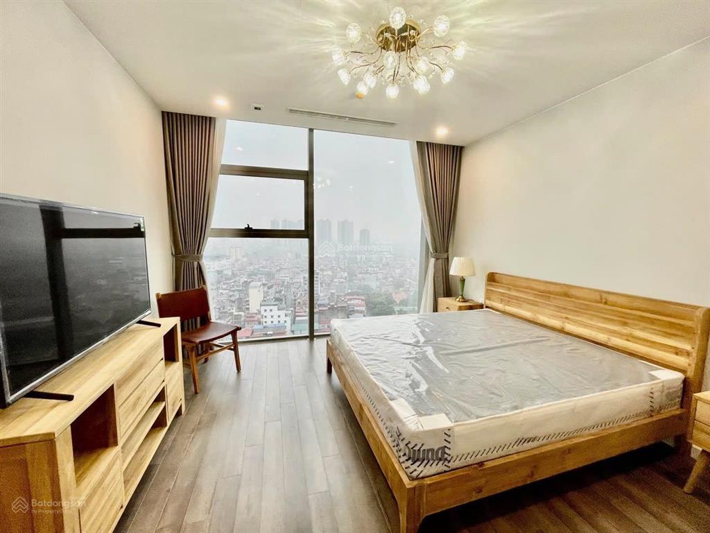 Bán siêu phẩm 131.5m giá tốt the nine chỉ hơn 12 tỷ tầng trung tặng full nội thất