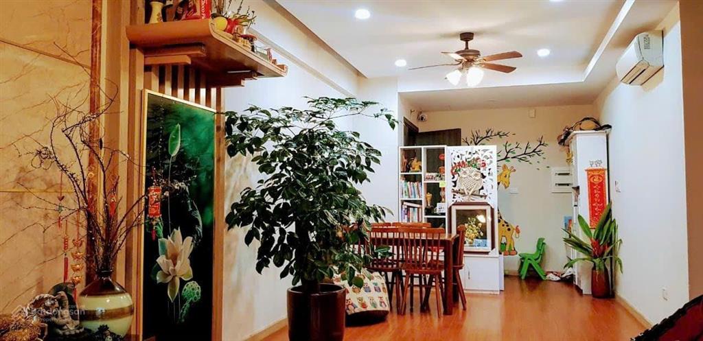 Bán cc eco green city, dt 95m2, 3pn + 2wc, tầng trung đẹp sẵn sổ đỏ và slot ô tô, giá 6,9 tỉ