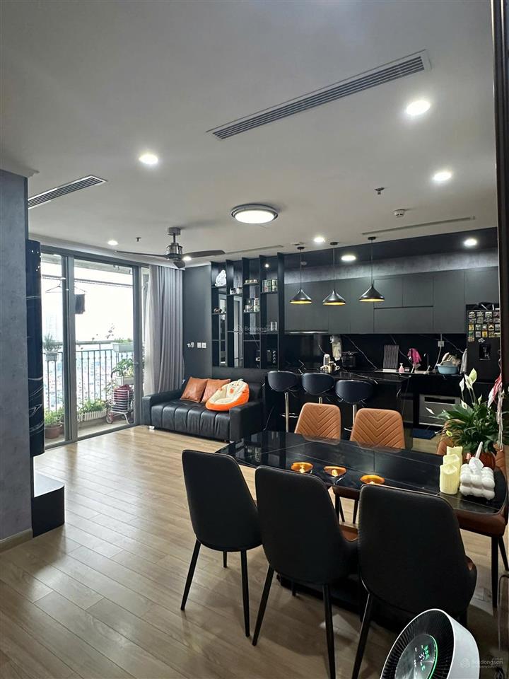 Nhà đẹp chỉ việc ở 122m2 4n2wc nội thất như ảnh view đẹp sẵn sổ hỗ trợ bank giá chào 15,x tỉ