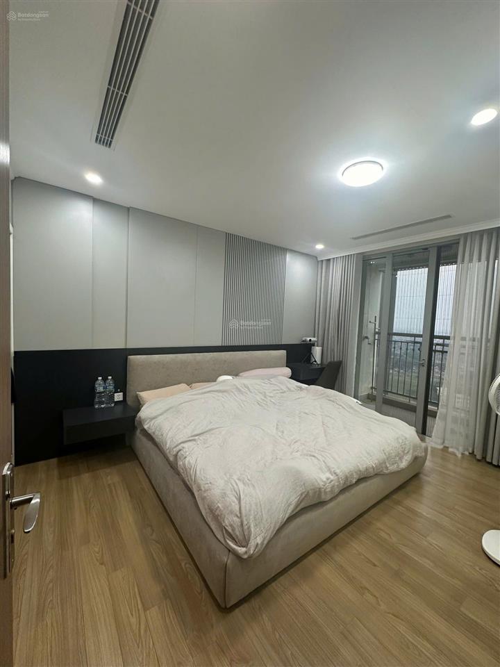 Nhà đẹp chỉ việc ở 122m2 4n2wc nội thất như ảnh view đẹp sẵn sổ hỗ trợ bank giá chào 15,x tỉ