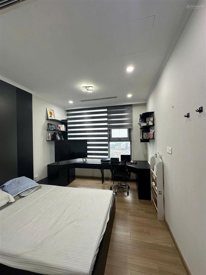 Nhà đẹp chỉ việc ở 122m2 4n2wc nội thất như ảnh view đẹp sẵn sổ hỗ trợ bank giá chào 15,x tỉ