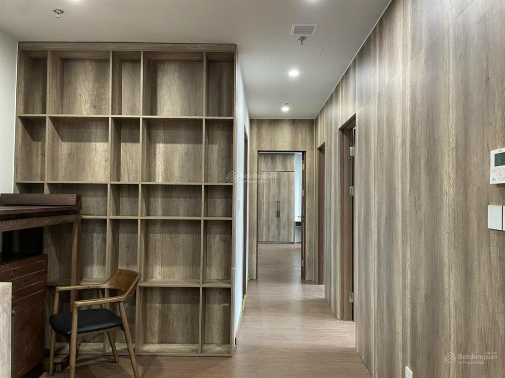 Chủ thiện chí và hiểu thị trường căn góc view hồ 112m2 3n2wc tầng trung full nội thất xịn 12 tỉ