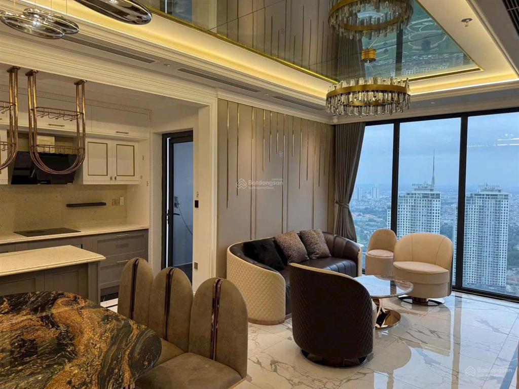Giá rẻ bán trong tháng 8 này căn 108m2 3n2wc full nội thất tầng trung view đẹp sẵn sổ giá 9,5 tỉ
