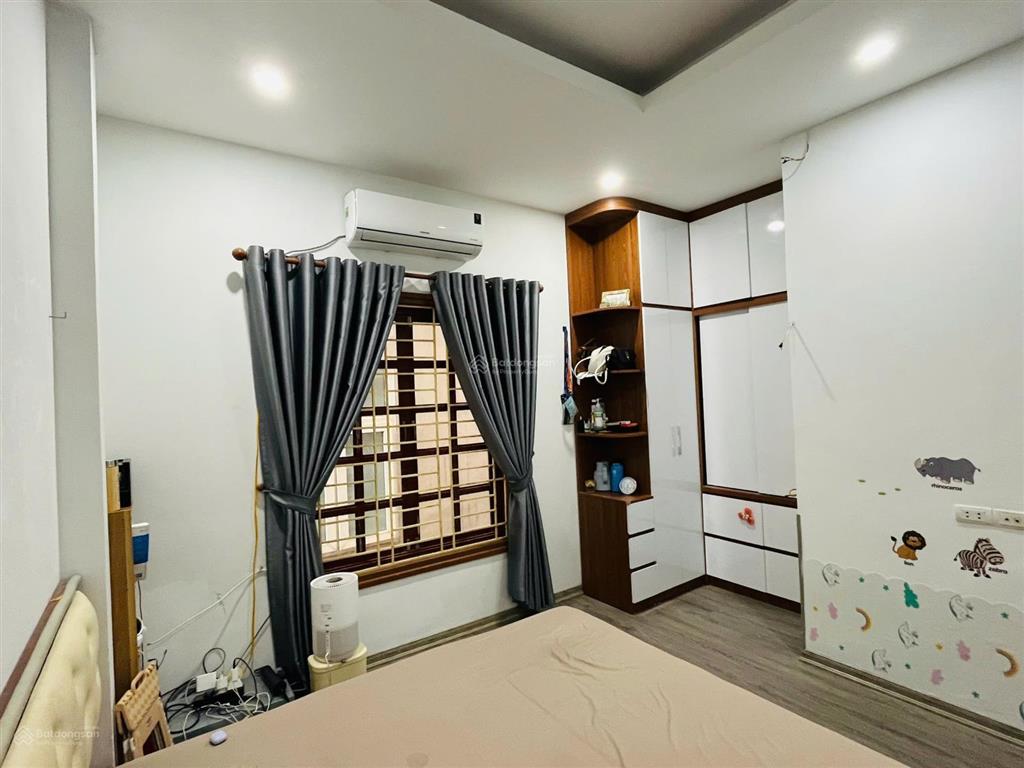Bán nhà riêng tại xã tân triều, 6,9 tỷ, 32 m2 4 tầng 6 ngủ đẹp,nội thất mới sẵn sổ đỏ khu k bị ngập