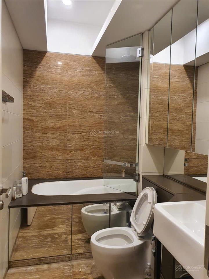 Giảm giá bán nhanh căn 93m2 2n2wc full nội thất tầng trung đẹp sẵn sổ đỏ anh chị qtam  0961 899 ***