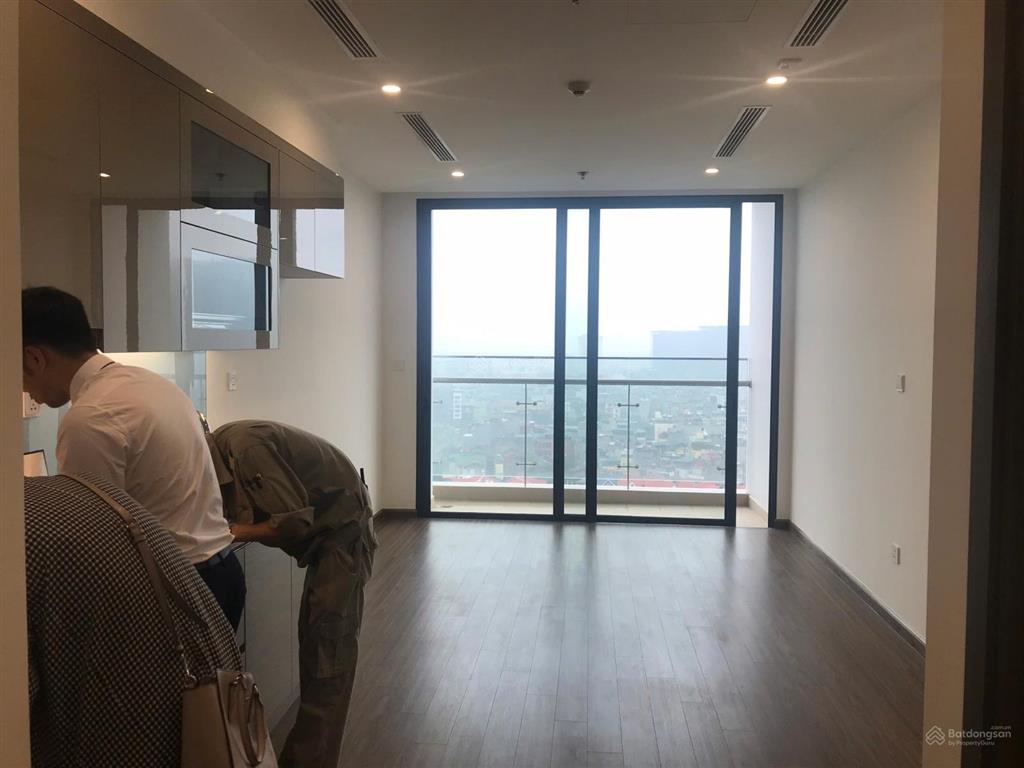 Giá giảm sâu căn hộ 68m2 2n2wc tầng cao tòa w3 sổ đỏ lâu dài giá chỉ 5,8 tỉ 0961 899 ***