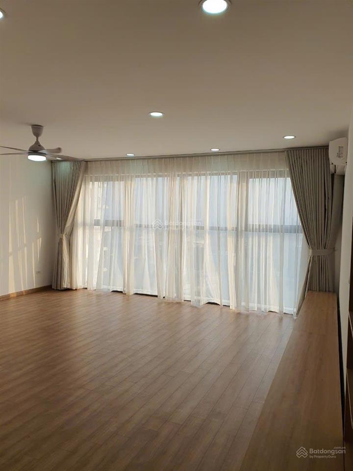 Bể bank cắt lỗ căn 135m2 3n3wc tầng trung view đẹp sẵn sổ đỏ giao dịch đc luôn giá 60tr/m2 cực rẻ