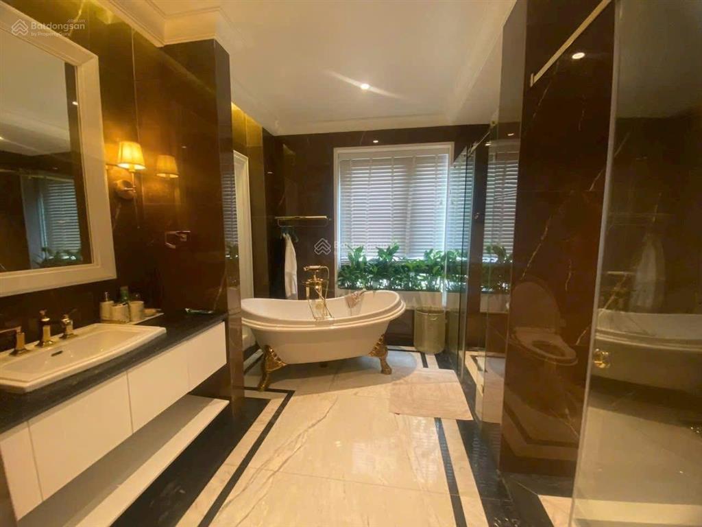 Bán căn biệt thự view hồ rẻ nhất dự án, 226m2, chỉ 24 tỷ, hoàn thiện nội thất châu về ở luôn