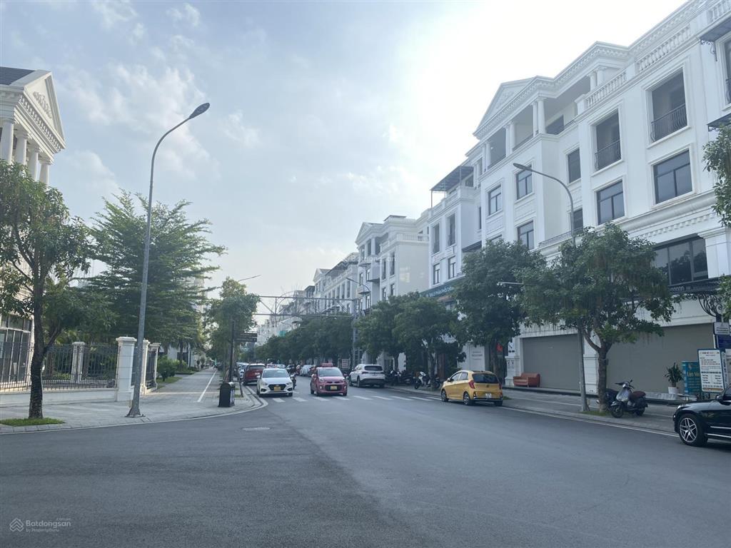 Bán shophouse mặt đường, 120m2, chỉ 8.9 tỷ, view công viên, cực hiếm