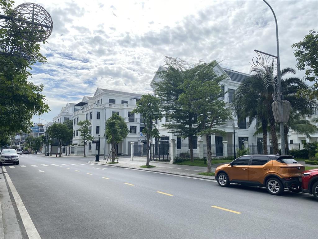 Bán shophouse mặt đường, 120m2, chỉ 8.9 tỷ, view công viên, cực hiếm