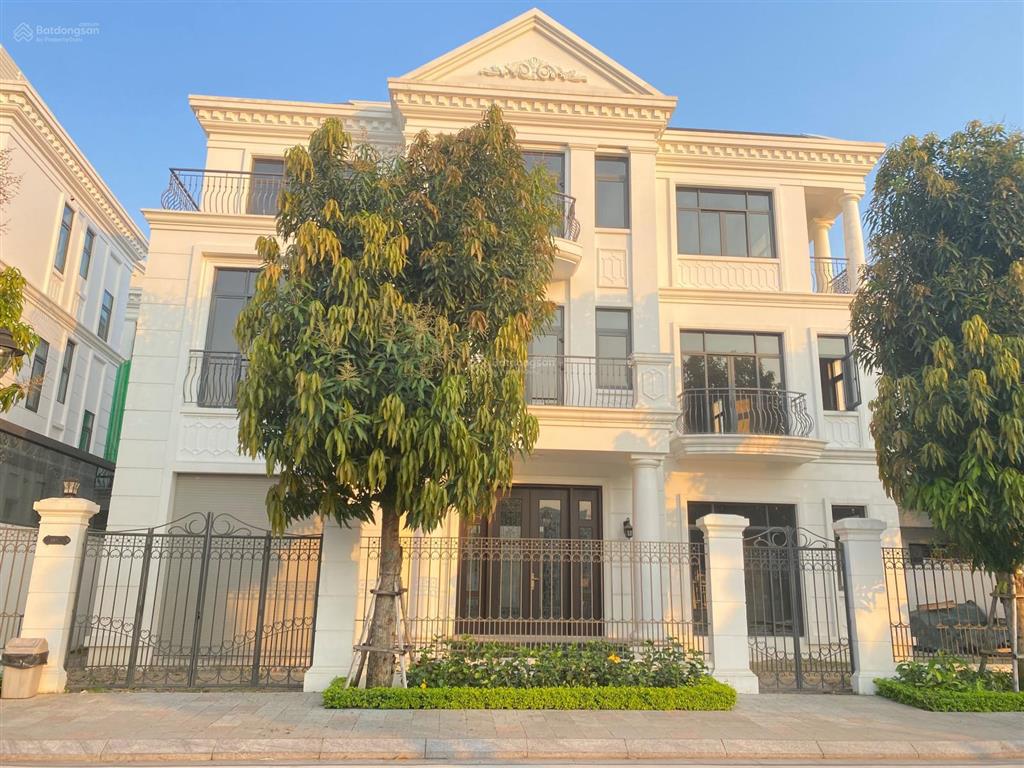 Bán biệt thự đơn lập view hồ nổi bật dự án 350m2, mặt tiền 25m, chỉ 35 tỷ, nơi ở khẳng định vị thế