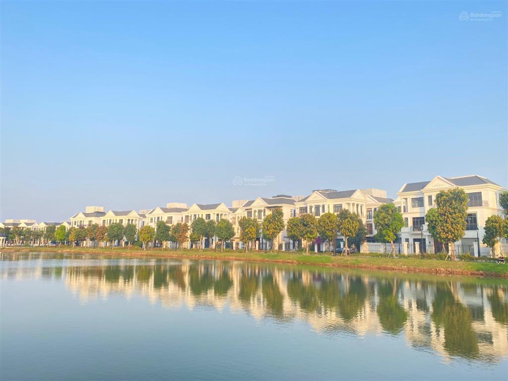 Bán biệt thự đơn lập view hồ nổi bật dự án 350m2, mặt tiền 25m, chỉ 35 tỷ, nơi ở khẳng định vị thế