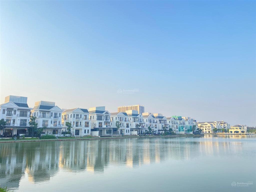 Bán biệt thự đơn lập view hồ nổi bật dự án 350m2, mặt tiền 25m, chỉ 35 tỷ, nơi ở khẳng định vị thế