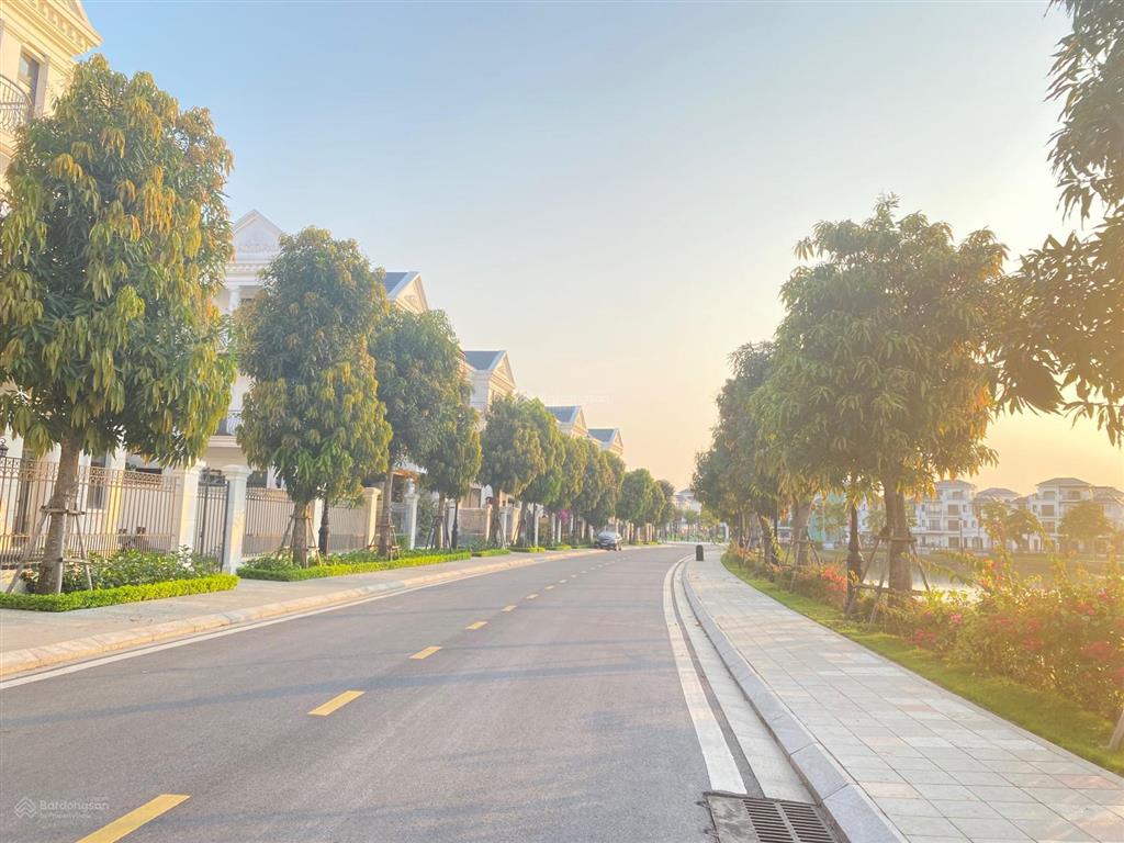 Bán biệt thự đơn lập view hồ nổi bật dự án 350m2, mặt tiền 25m, chỉ 35 tỷ, nơi ở khẳng định vị thế