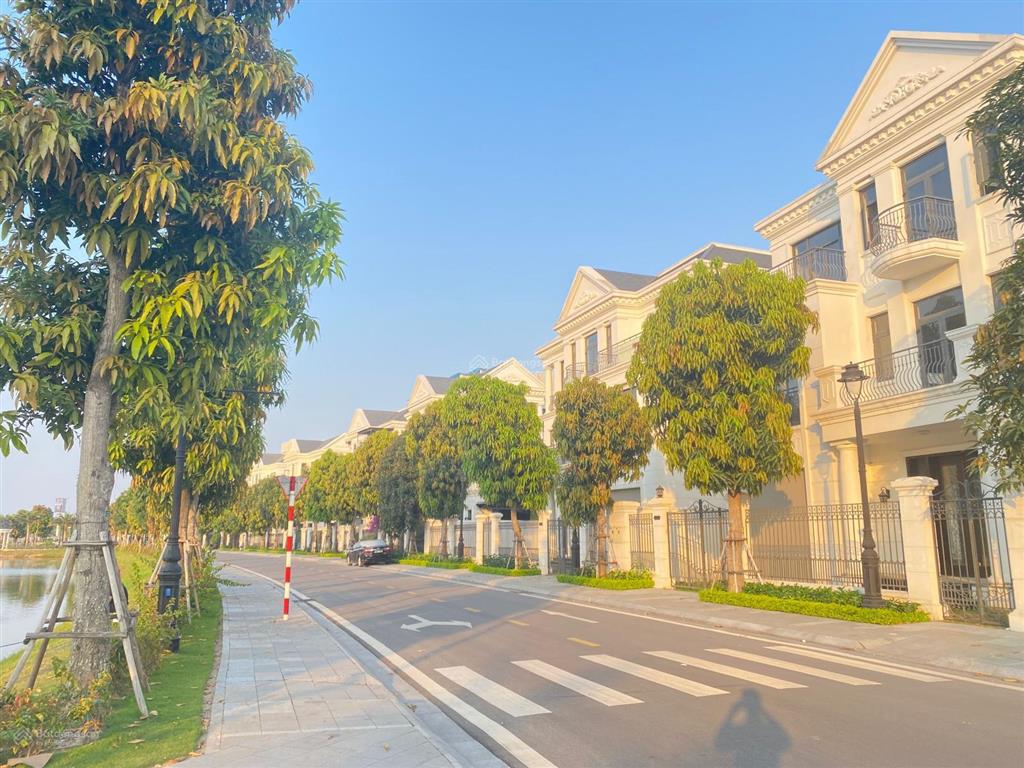 Bán biệt thự đơn lập view hồ nổi bật dự án 350m2, mặt tiền 25m, chỉ 35 tỷ, nơi ở khẳng định vị thế