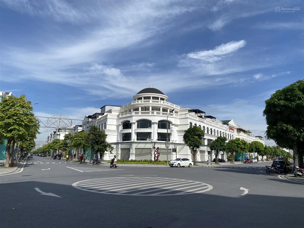 Bán gấp căn góc giá tham khảo tốt trong khu vực, 238m2, chỉ 16.5 tỷ, view công viên, cực thoáng