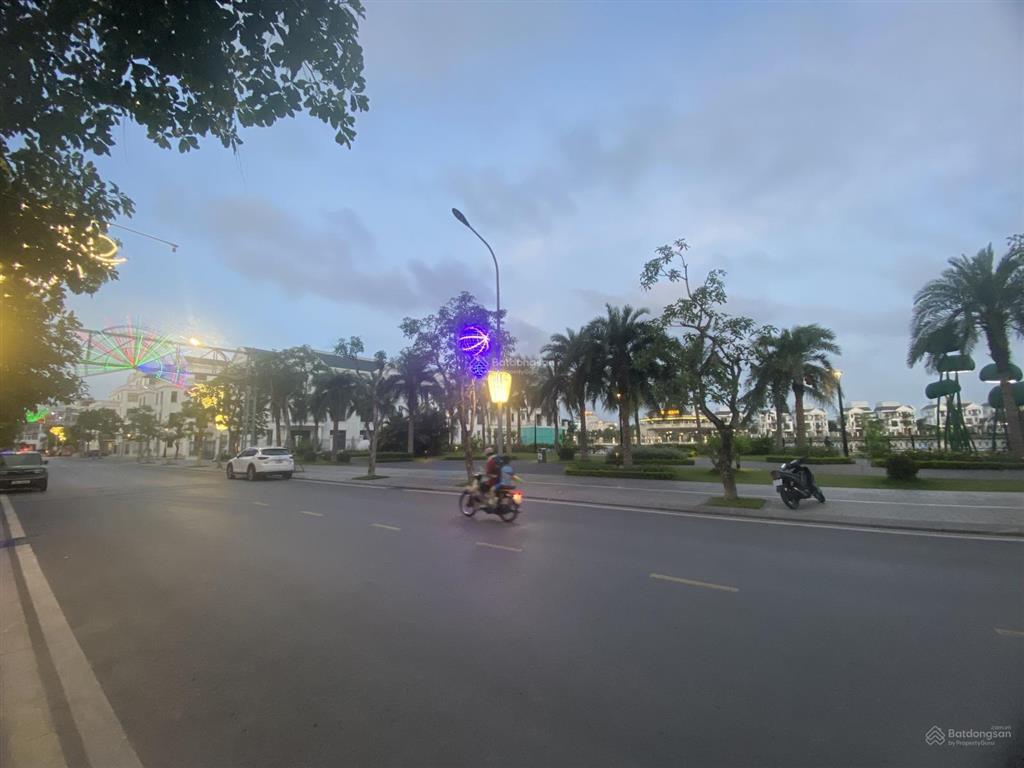 Căn xẻ khe giá hời dự án, 120m2, chỉ 15,9 tỷ, hoàn thiện nội thất thang máy, dòng tiền 60 tr/tháng