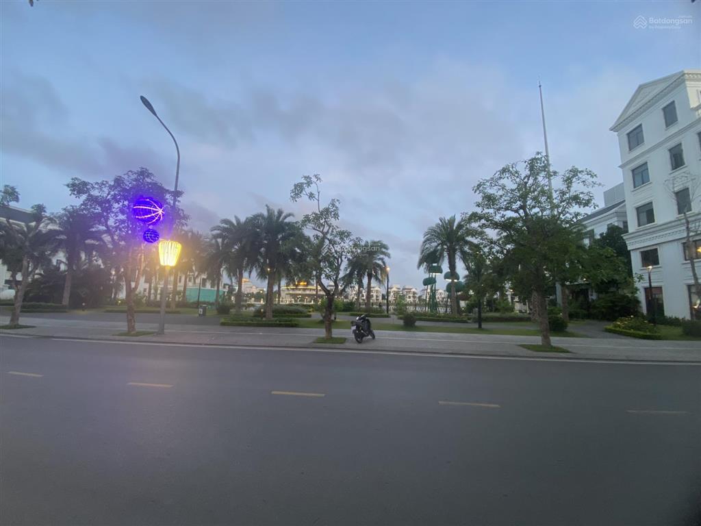Căn xẻ khe giá hời dự án, 120m2, chỉ 15,9 tỷ, hoàn thiện nội thất thang máy, dòng tiền 60 tr/tháng