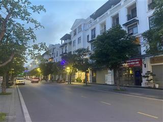 Căn xẻ khe giá hời dự án, 120m2, chỉ 15.9 tỷ, hoàn thiện nội thất thang máy, dòng tiền 60 tr/tháng