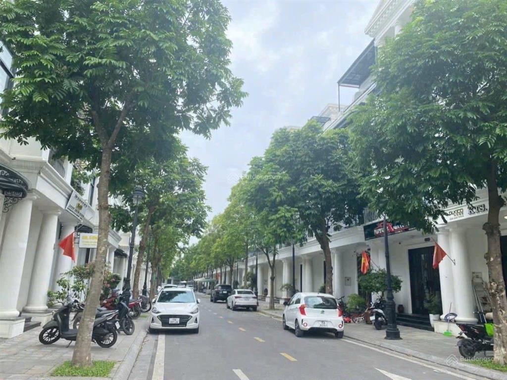 Bán căn liền kề giá hời dự án, 75m2, chỉ 9,2 tỷ, hoàn thiện nội thất, cực hiếm