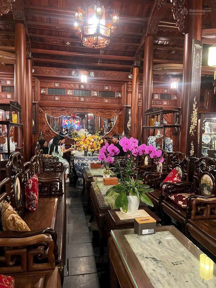 Bán biệt thự sân vườn 260m nhà gỗ sang trọng đang kinh doanh cafe cá koi cực đẹp tại hà nội