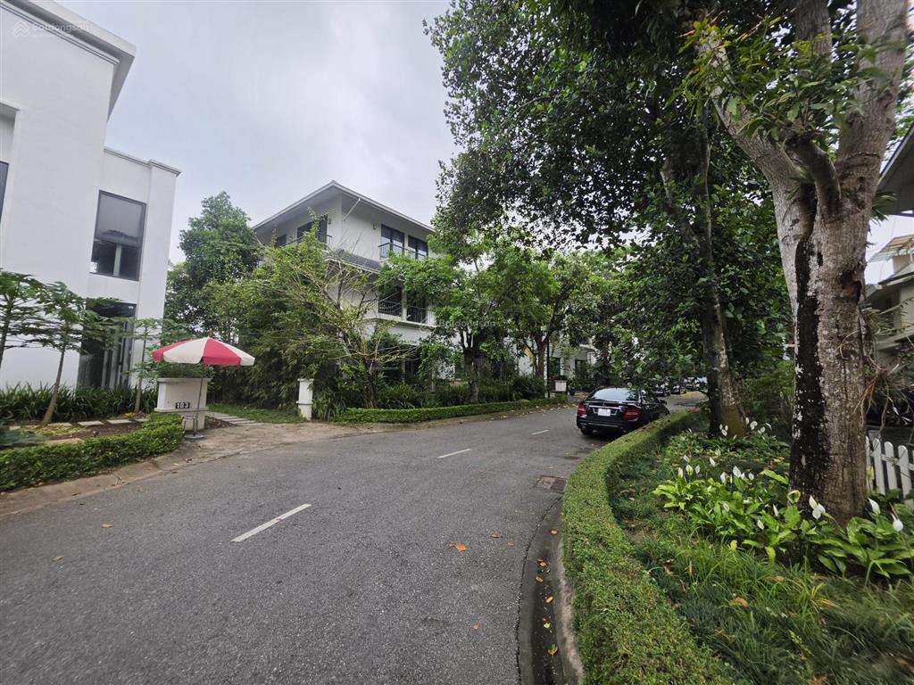 Bán cắt lỗ hơn 17 tỷ biệt thự đơn lập vườn mai ecopark siêu hiếm  lô góc  dt đất 750m2  mt 18m