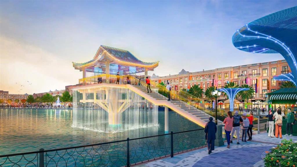 Bán căn shophouse đối diện triển lãm expo dtxd 269m2 giá chỉ 12,5 tỷ  giá hời vinhomes cổ loa