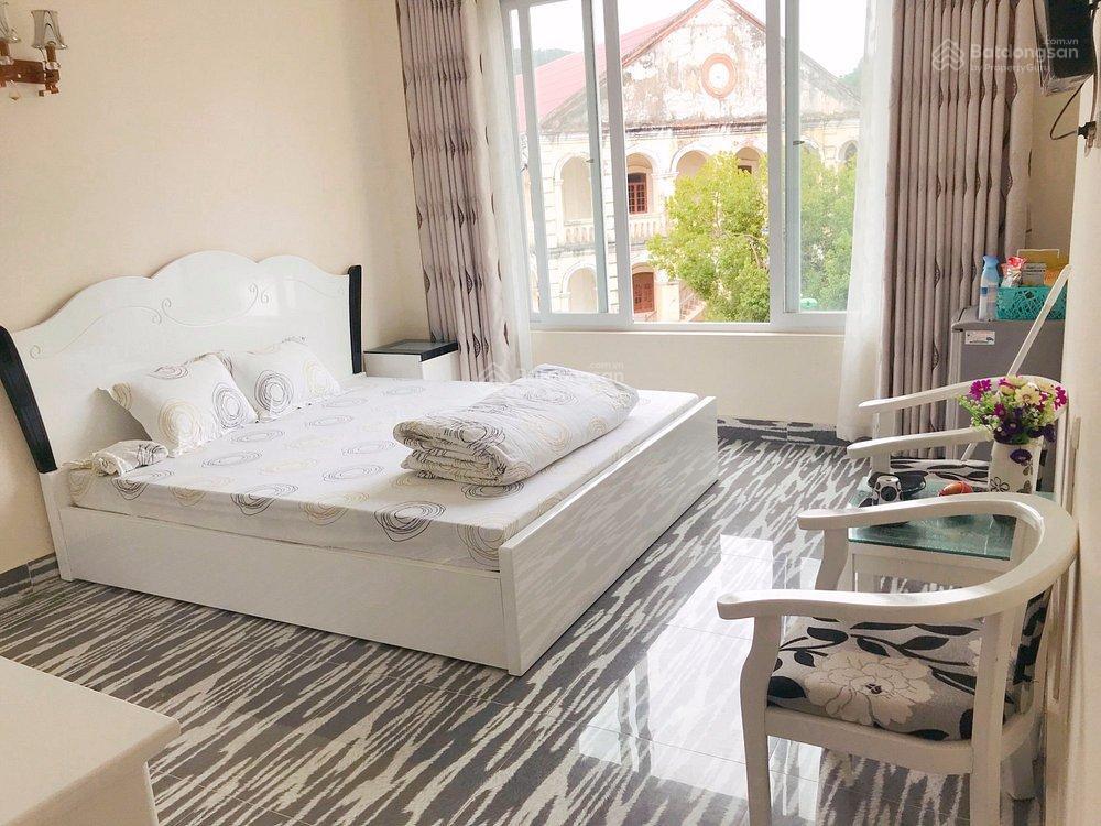 Cần bán khách sạn mặt phố vườn đào trung tâm bãi cháy, hạ long dòng tiền khủng giá chỉ 8,5 tỷ