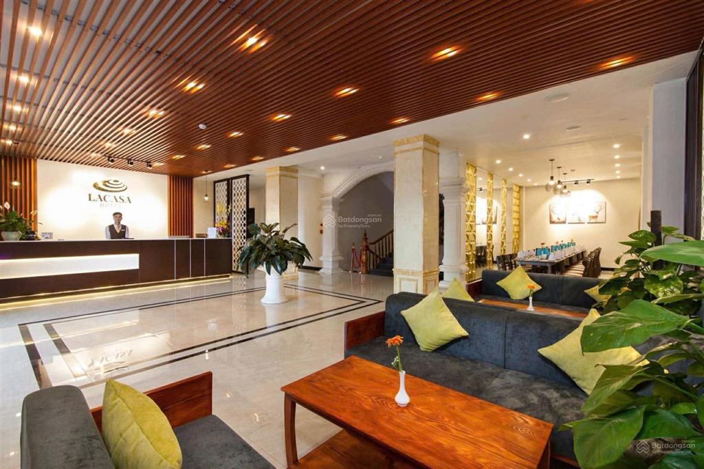 Bán khách sạn 3 sao trung tâm sapa 50 phòng sang trọng  vị trí vàng, dòng tiền sẵn  chỉ 235 tỷ