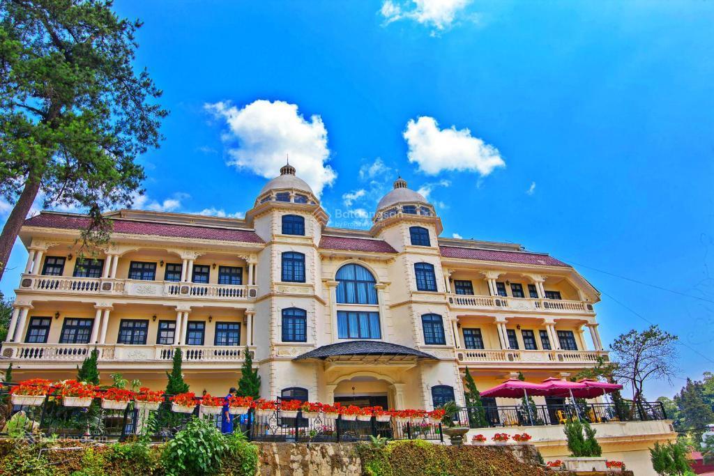 Bán khách sạn 3 sao trung tâm sapa 50 phòng sang trọng  vị trí vàng, dòng tiền sẵn  chỉ 235 tỷ