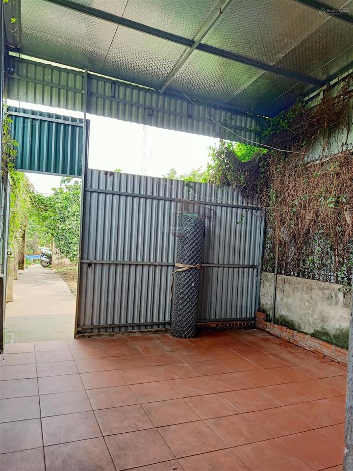 Chính chủ bán nhà cấp 4  dt 82m2 tại đức diễn, phú diễn, hà nội giá rẻ chỉ 31,5 triệu/m2