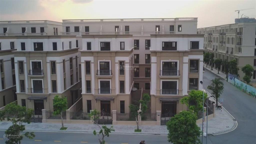 Chính chủ bán biệt thự đơn lập hoàng gia vinhomes cổ loa  view hồ thiên nga  212,5m2  chỉ 140 tỷ
