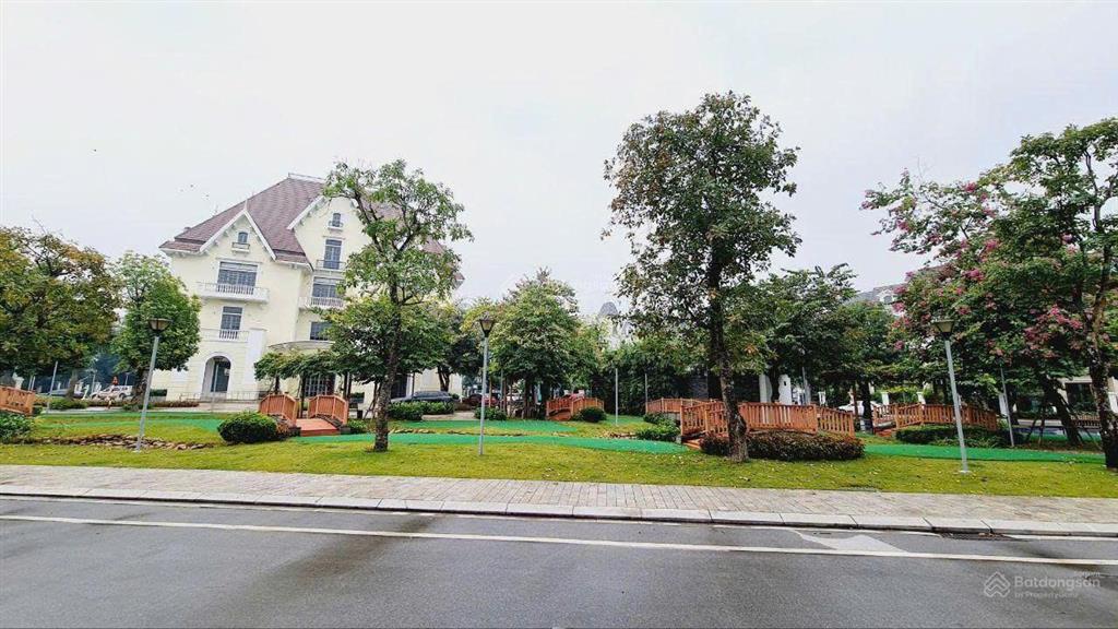 Cần bán nhanh biệt thự song lập vinhomes riverside 2  216m2  chỉ 72 tỷ. giá rẻ không có căn thứ 2
