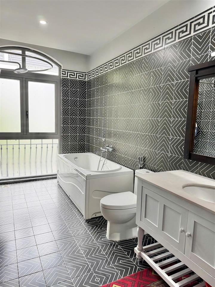 Chính chủ bán biệt thự liền kề vinhomes riverside  the harmony  khu phong lan, 96m2, nội thất đẹp