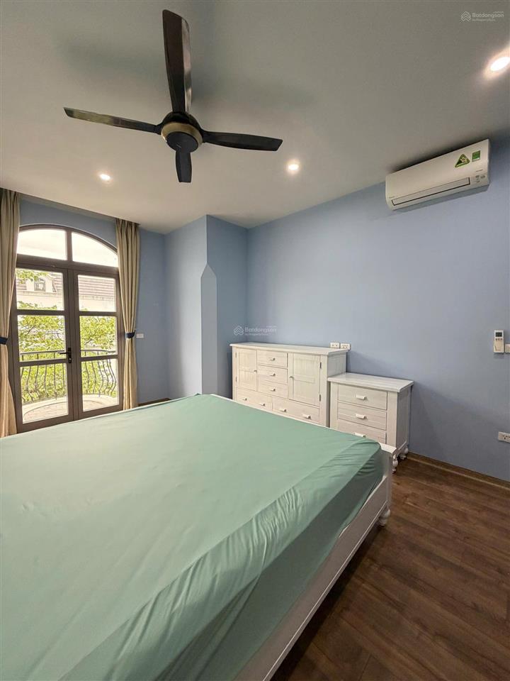 Chính chủ bán biệt thự liền kề vinhomes riverside  the harmony  khu phong lan, 96m2, nội thất đẹp
