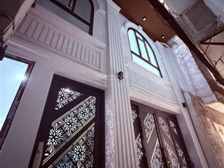 Chdv trung tâm đống đa 62m2 7 tầng 6m mặt tiền  ô tô  thang máy  11pn full nội thất  80tr/tháng