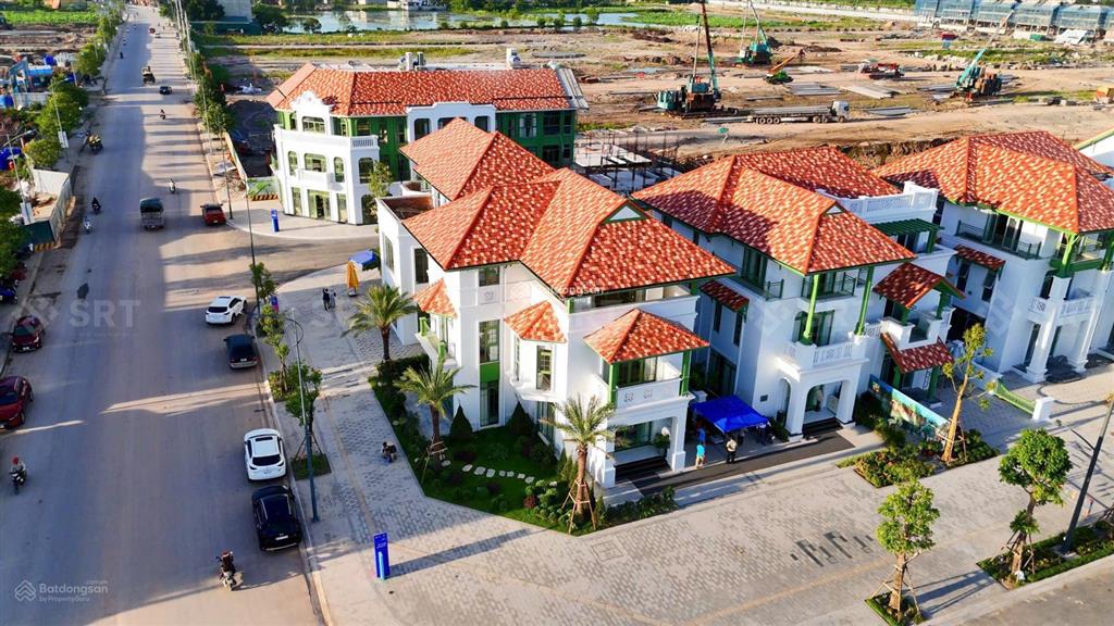 Căn liền kề gần công viên sun world, full giá chỉ 4,5 tỷ. có htls 0% trong 36 tháng