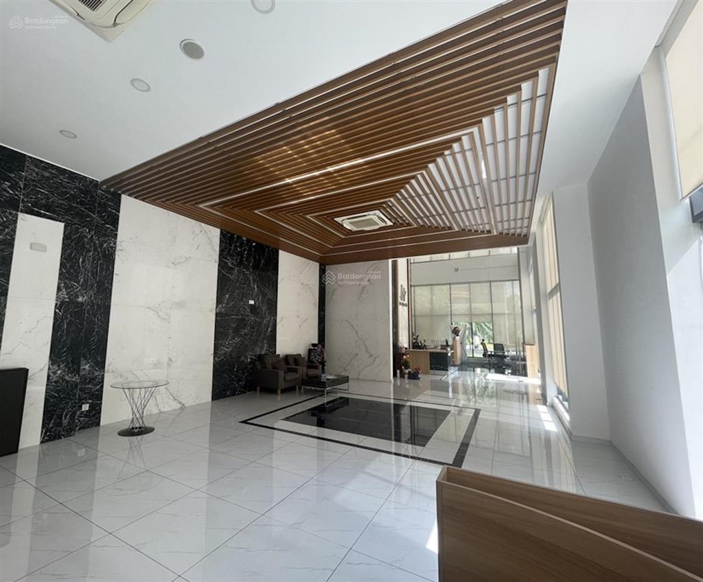 Không có căn thứ 2  shophouse the golden star 2 mt thông tầng  kinh doanh sầm uất