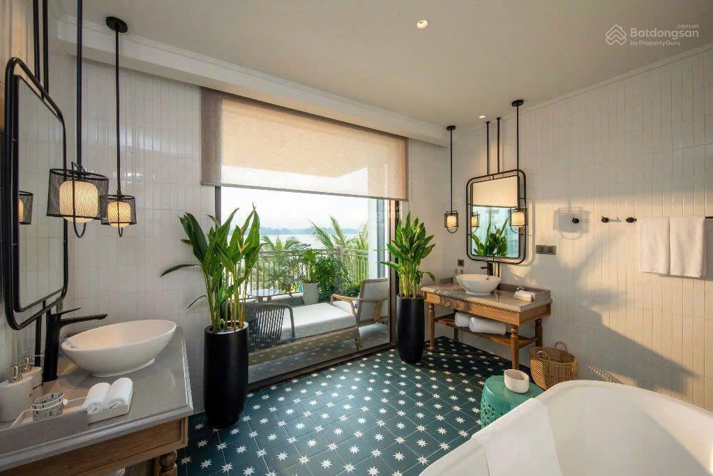 Bán căn biệt thự mặt biển, hồ dự án grand bay villas  nhận nhà ở luôn, vị trí đẹp nhất hạ long