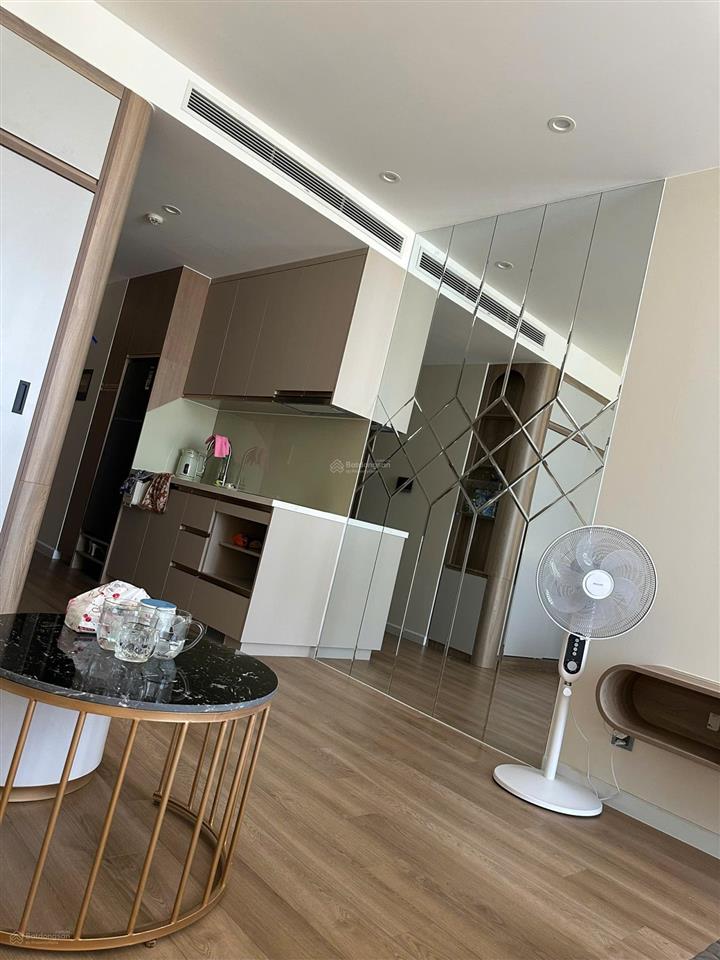 Chính chủ bán căn studio icon40 hạ long  full nội thất view hồ nhạc nước đẹp, tầng cao