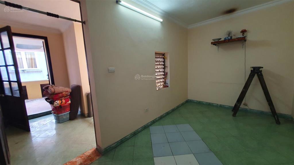 Cho thuê nhà ngõ 122 vĩnh tuy, 50mx3 tầng, giá 9 triệu/th, 3 ngủ, gần đh kinh doanh công nghệ.