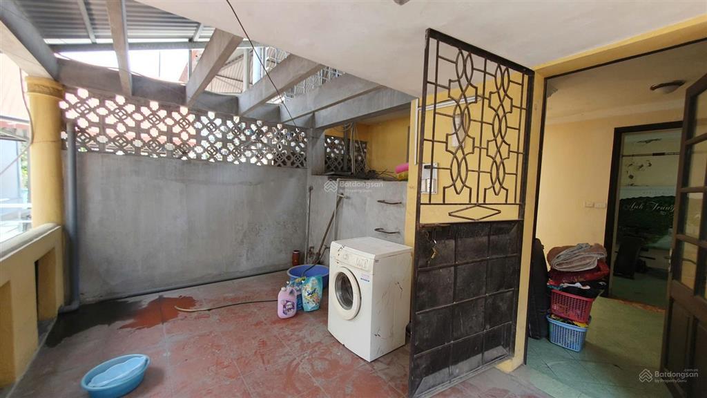 Cho thuê nhà ngõ 122 vĩnh tuy, 50mx3 tầng, giá 9 triệu/th, 3 ngủ, gần đh kinh doanh công nghệ.