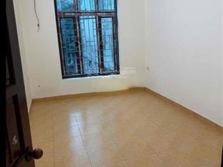 Cho thuê nhà 122 lĩnh nam, 35mx4 tầng, 5 ngủ, 4 wc, 11 triệu/ th, nhà mới, full nội thất.