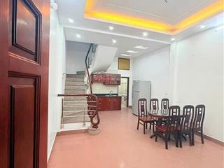 Cho thuê nhà ngõ 40 tạ quang bửu, 40mx6 tầng, 19,5 triệu/th, 4 ngủ, 5 wc, full nội thất, nhà mới.